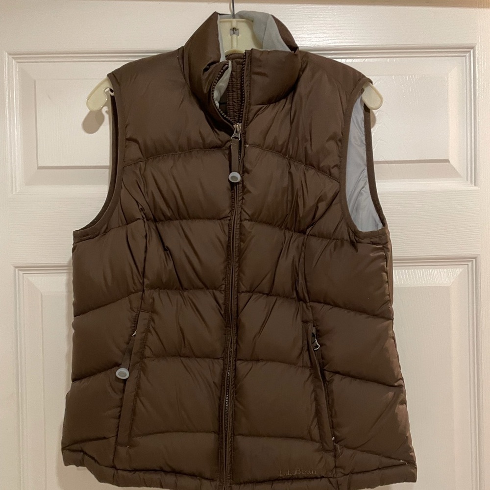 L.L.Bean vest size small. Gray/Brown